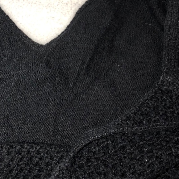 🌷CUTE🌷AEO cropped black sweater top - Picture 7 of 7